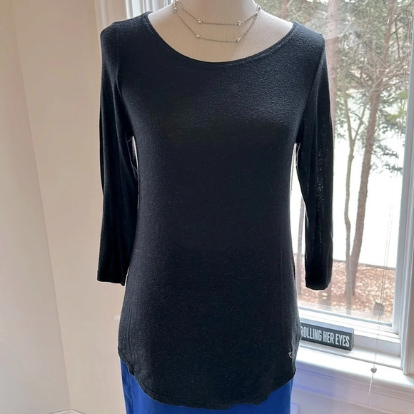 Beija Flor 3/4 Sleeve Tee, Size Small, EUC - Picture 1 of 7